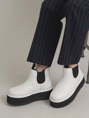 UGG Neumel Platform Chelsea Booties Leather Shearling Boots White Size 10 NEW